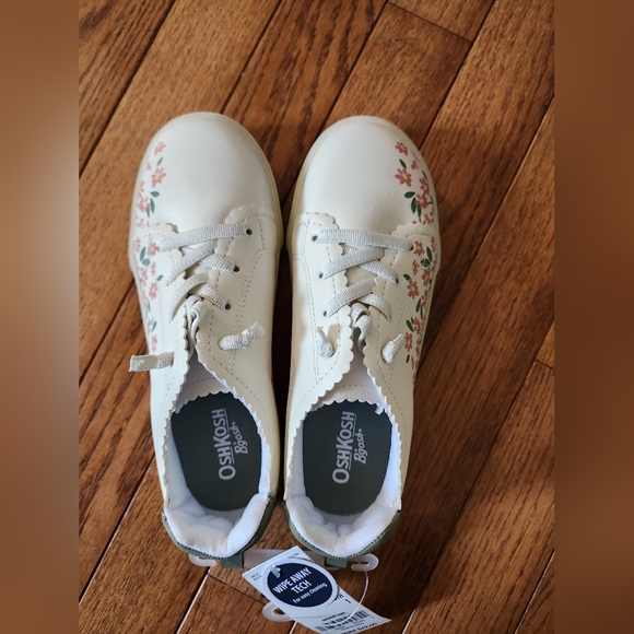 New Oshkosh Girl Floral Shoes - Picture 6 of 8